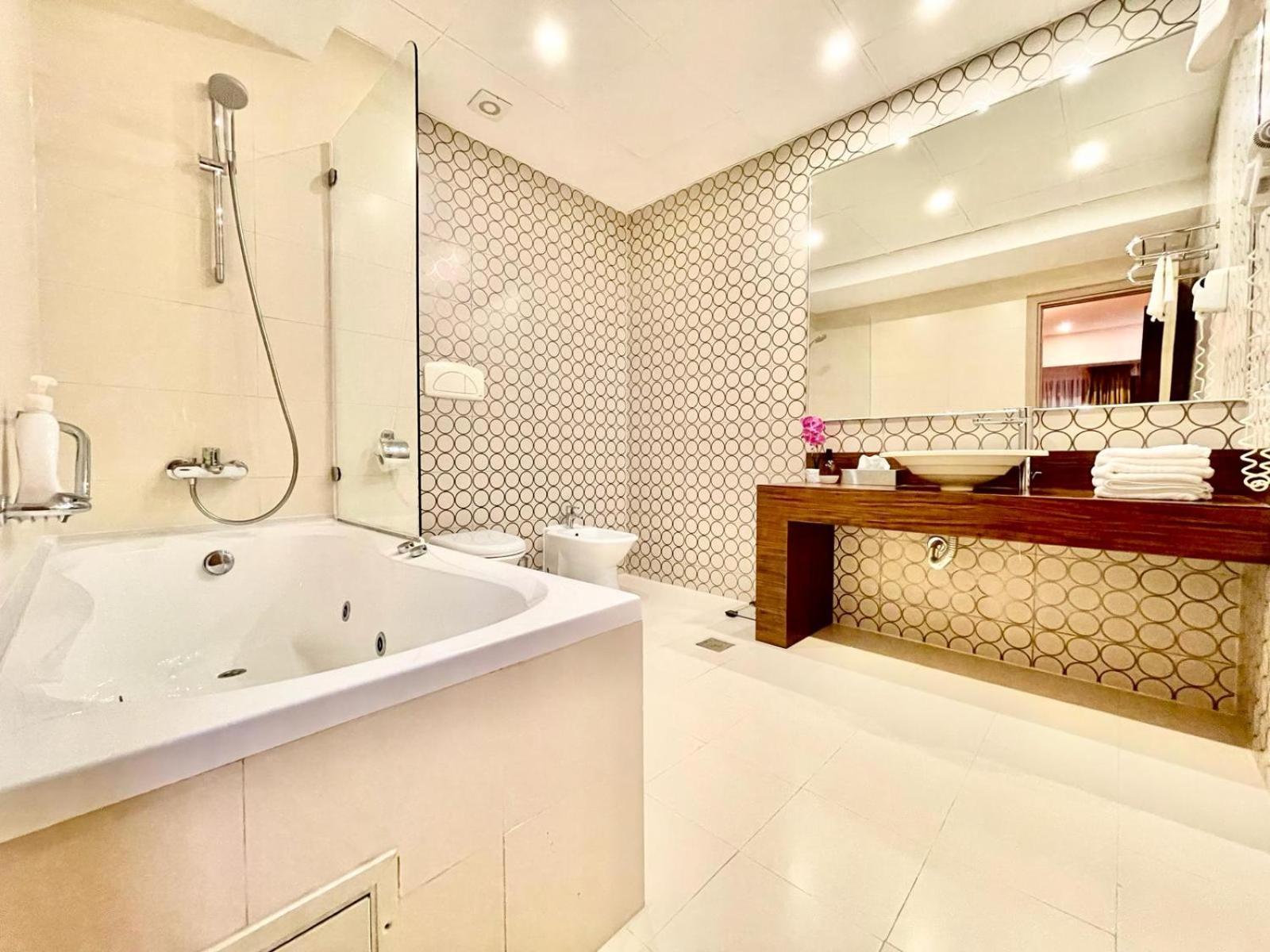 Yamaluxe Apartments - Bucuresti ภายนอก รูปภาพ